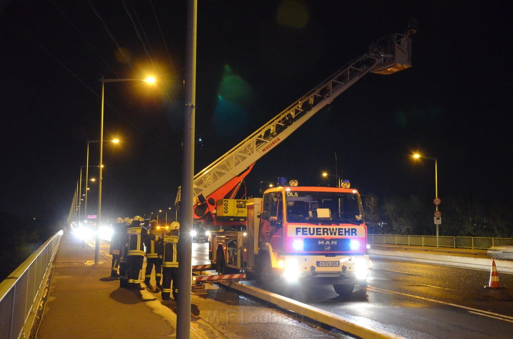 Einsatz BF Hoehenretter Koelner Seilbahn Hoehe Zoobruecke P2652.JPG